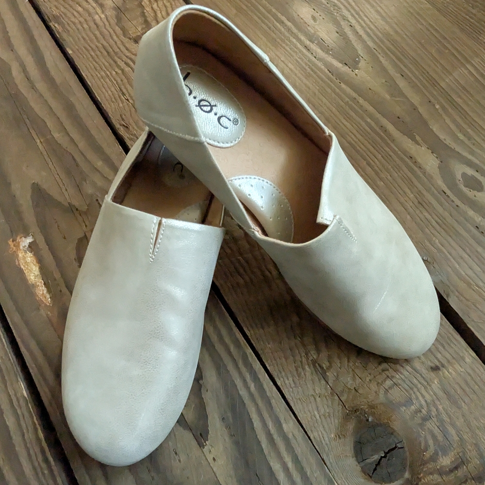 b.o.c. Cream Women's Flats